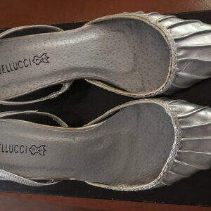 Bellucci Women's Silver Leather Shoes Small Hills Size 7.5